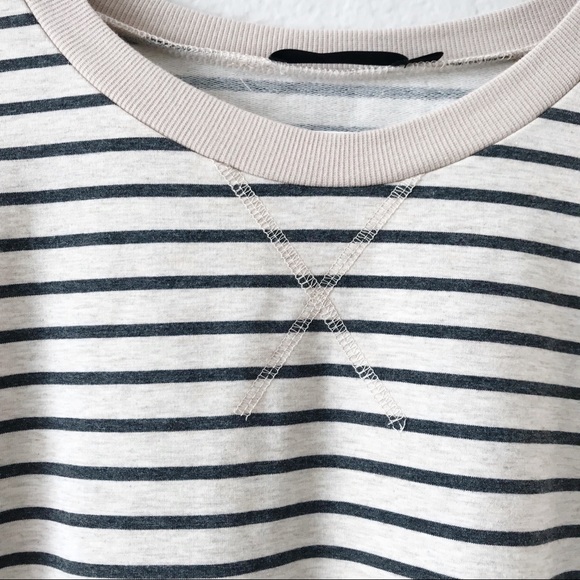 Sweater with bows - Picture 3 of 6